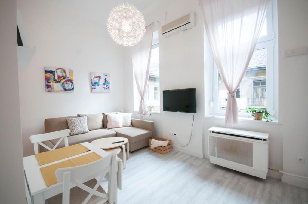 Cs3 Csanyi Apartment Budapest Eksteriør bilde